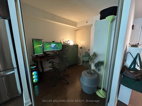 Photo 4 at 331 - 21 Nelson Street, Waterfront Communities C1, Toronto
