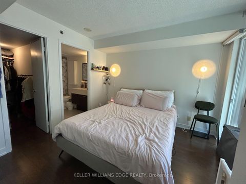 Photo 11 at 331 - 21 Nelson Street, Waterfront Communities C1, Toronto