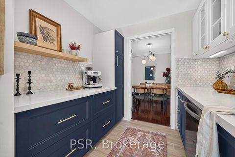 Photo 8 at 2 Powderhorn Mill Way, Windfields, Toronto