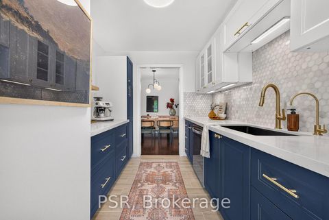 Photo 10 at 2 Powderhorn Mill Way, Windfields, Toronto