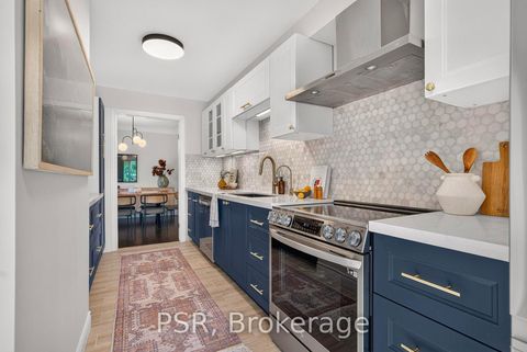 Photo 11 at 2 Powderhorn Mill Way, Windfields, Toronto