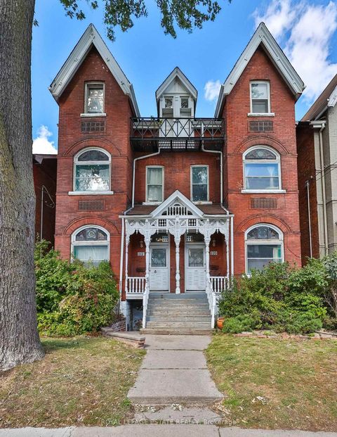 Photo 0 at 112 Baldwin Street, Chinatown, Toronto