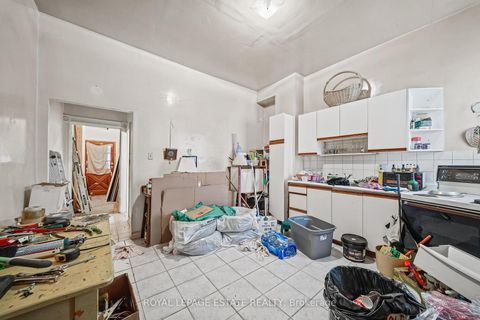 Photo 10 at 112 Baldwin Street, Chinatown, Toronto