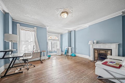 Photo 12 at 112 Baldwin Street, Chinatown, Toronto
