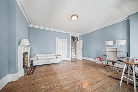 Photo 14 at 112 Baldwin Street, Chinatown, Toronto
