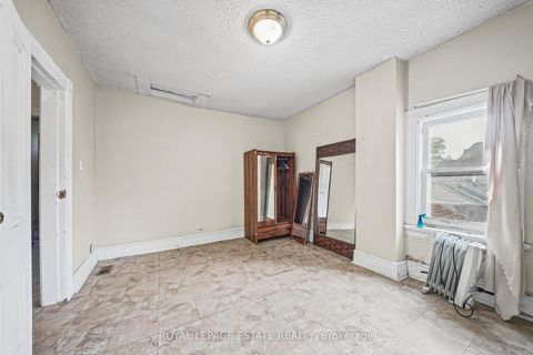 Photo 22 at 112 Baldwin Street, Chinatown, Toronto