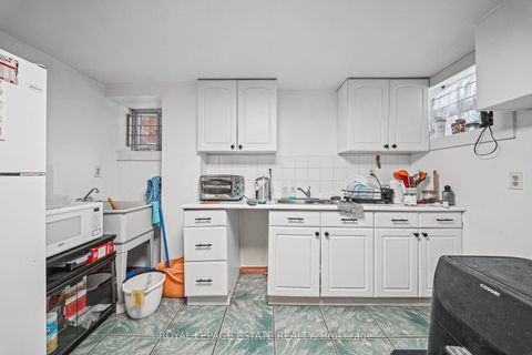Photo 33 at 112 Baldwin Street, Chinatown, Toronto
