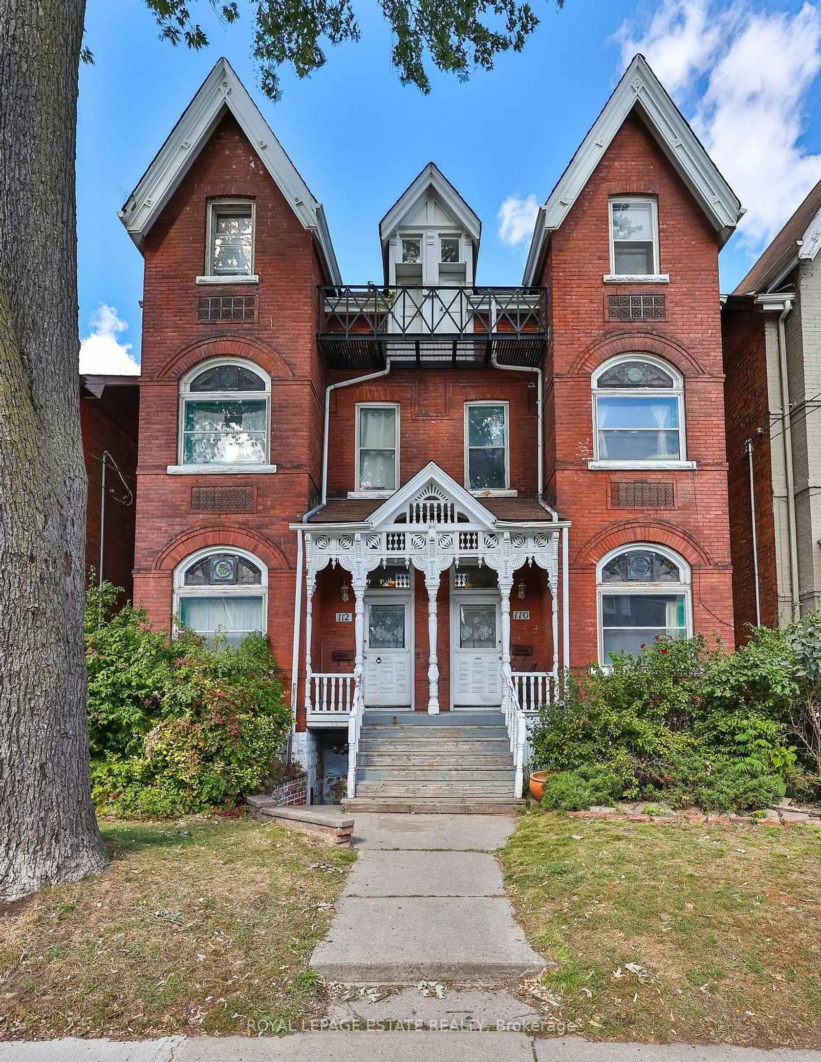 112 Baldwin Street, Chinatown, Toronto 