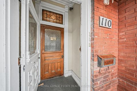 Photo 2 at 110 Baldwin Street, Chinatown, Toronto