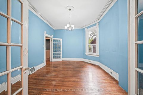 Photo 8 at 110 Baldwin Street, Chinatown, Toronto