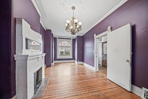 Photo 11 at 110 Baldwin Street, Chinatown, Toronto