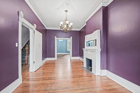 Photo 13 at 110 Baldwin Street, Chinatown, Toronto