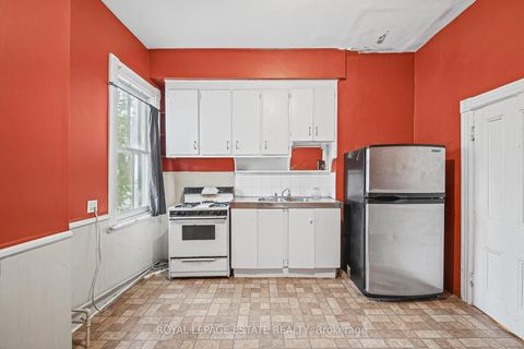 Photo 16 at 110 Baldwin Street, Chinatown, Toronto