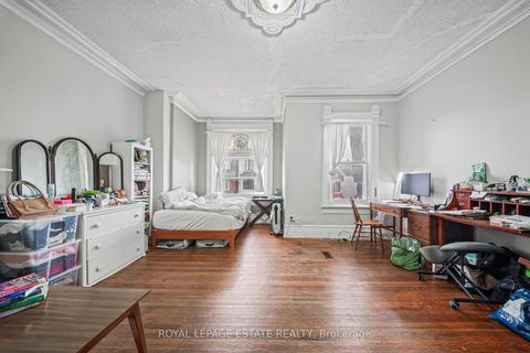 Photo 20 at 110 Baldwin Street, Chinatown, Toronto