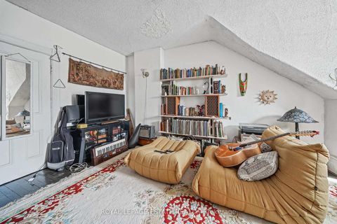 Photo 29 at 110 Baldwin Street, Chinatown, Toronto