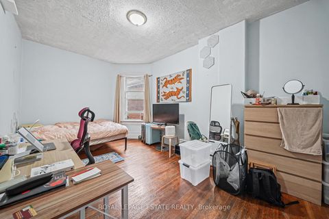 Photo 14 at 110-112 Baldwin Street, Chinatown, Toronto