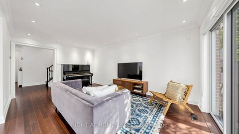 Photo 5 at 40 Snowshoe Mill Way, Windfields, Toronto