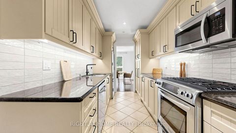 Photo 10 at 40 Snowshoe Mill Way, Windfields, Toronto