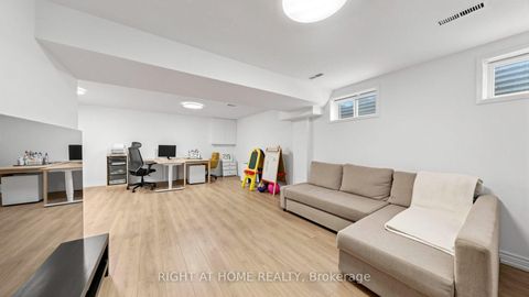 Photo 33 at 40 Snowshoe Mill Way, Windfields, Toronto
