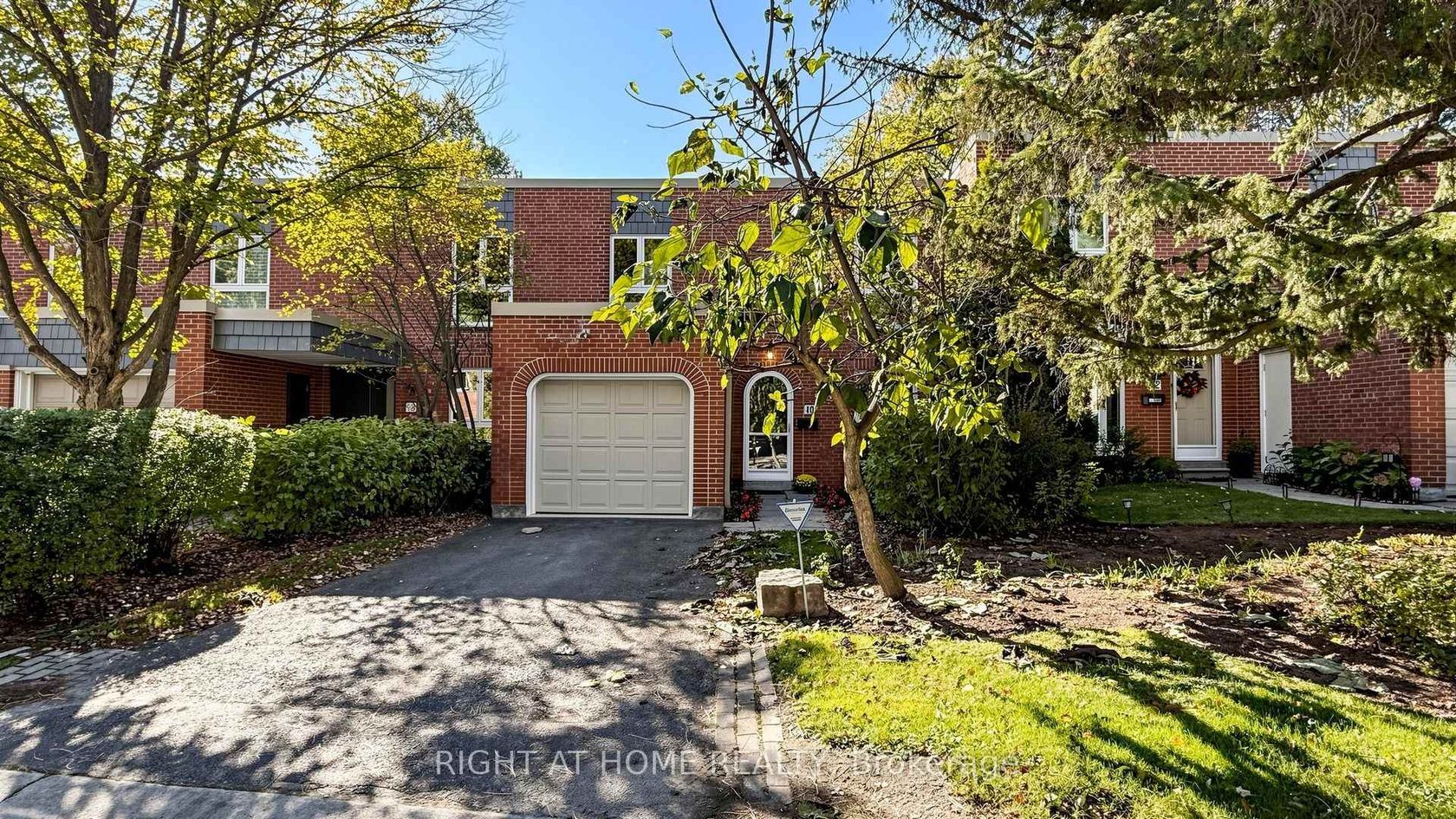40 Snowshoe Mill Way, Windfields, Toronto 