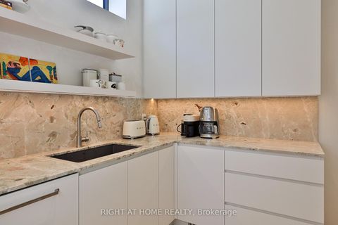Photo 13 at 127 Yonge Boulevard, Nortown, Toronto