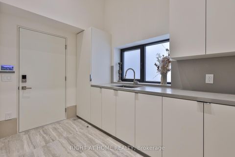 Photo 25 at 127 Yonge Boulevard, Nortown, Toronto