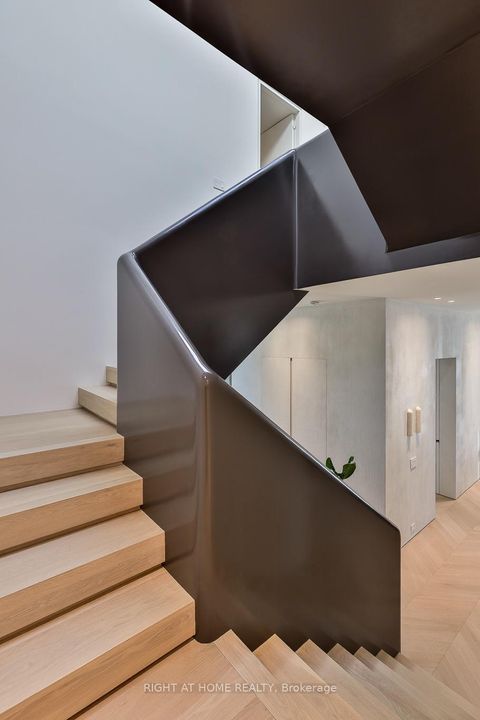Photo 27 at 127 Yonge Boulevard, Nortown, Toronto