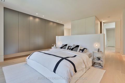 Photo 34 at 127 Yonge Boulevard, Nortown, Toronto