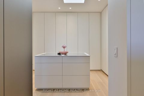 Photo 36 at 127 Yonge Boulevard, Nortown, Toronto