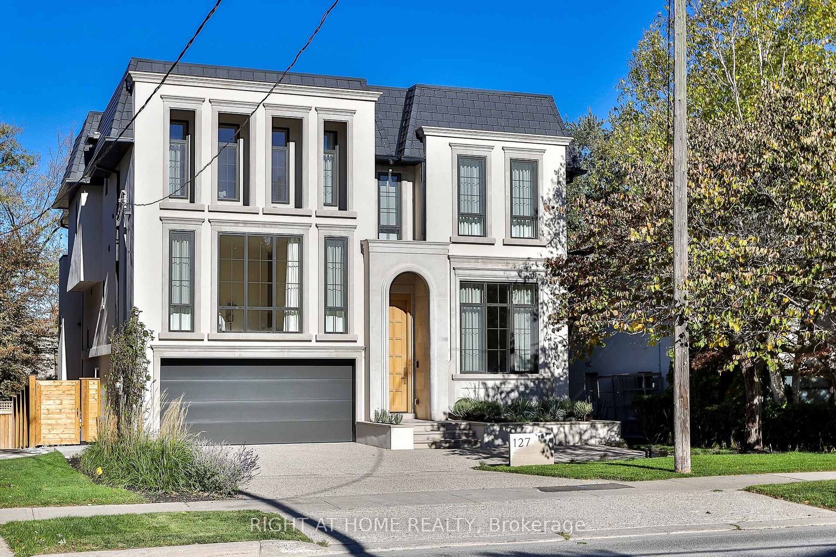127 Yonge Boulevard, Nortown, Toronto 