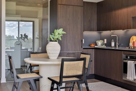 Photo 3 at 524 - 2720 Dundas Street W, Junction Area, Toronto