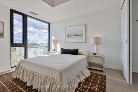 Photo 11 at 524 - 2720 Dundas Street W, Junction Area, Toronto