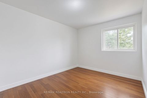 Photo 14 at 83 Thorny Vine Way, Bayview Village, Toronto