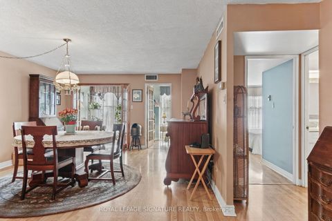 Photo 2 at 722 - 65 Scadding Avenue, Waterfront Communities C8, Toronto