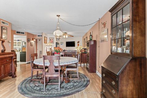 Photo 10 at 722 - 65 Scadding Avenue, Waterfront Communities C8, Toronto