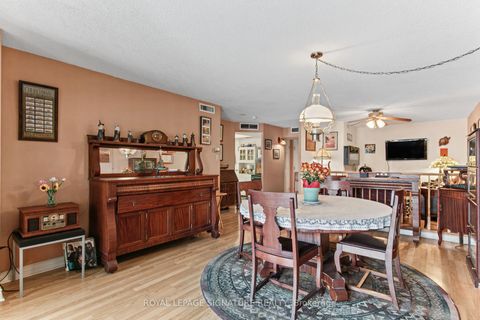 Photo 11 at 722 - 65 Scadding Avenue, Waterfront Communities C8, Toronto
