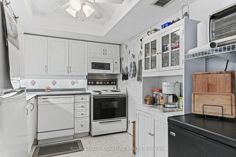 Photo 13 at 722 - 65 Scadding Avenue, Waterfront Communities C8, Toronto