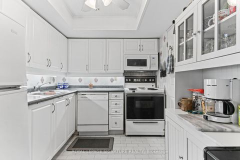 Photo 14 at 722 - 65 Scadding Avenue, Waterfront Communities C8, Toronto