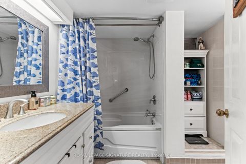 Photo 25 at 722 - 65 Scadding Avenue, Waterfront Communities C8, Toronto