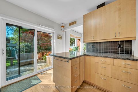 Photo 13 at 79 Paperbirch Drive, Don Mills, Toronto