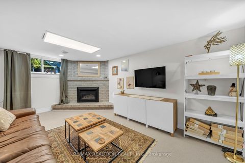 Photo 19 at 79 Paperbirch Drive, Don Mills, Toronto