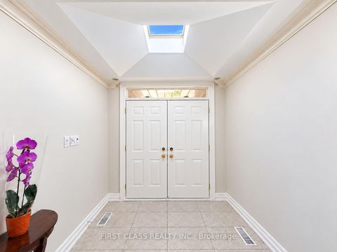Photo 2 at 54 Magpie Crescent, Windfields, Toronto