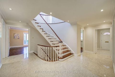 Photo 3 at 54 Magpie Crescent, Windfields, Toronto