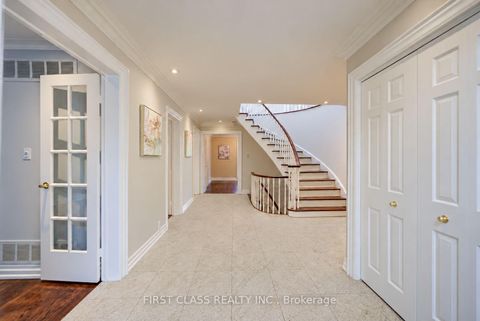 Photo 4 at 54 Magpie Crescent, Windfields, Toronto