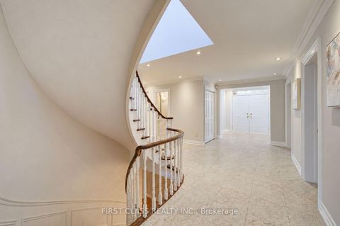 Photo 5 at 54 Magpie Crescent, Windfields, Toronto