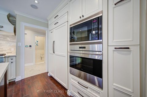 Photo 12 at 54 Magpie Crescent, Windfields, Toronto