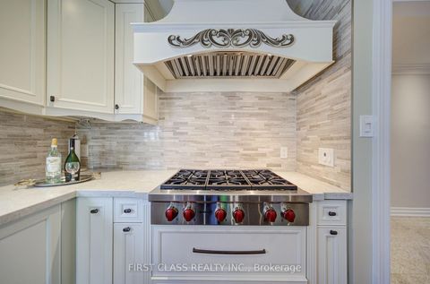 Photo 13 at 54 Magpie Crescent, Windfields, Toronto