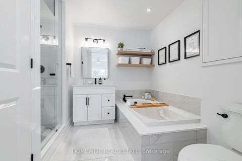 Photo 14 at 403 - 11 Soho Street, Waterfront Communities C1, Toronto