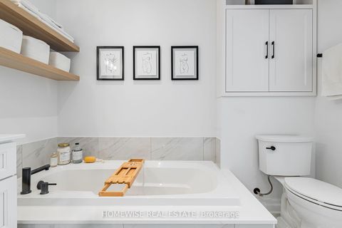 Photo 15 at 403 - 11 Soho Street, Waterfront Communities C1, Toronto