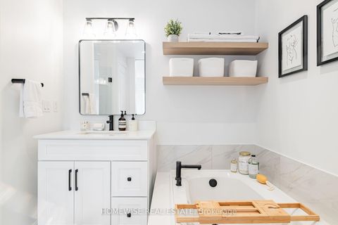 Photo 16 at 403 - 11 Soho Street, Waterfront Communities C1, Toronto